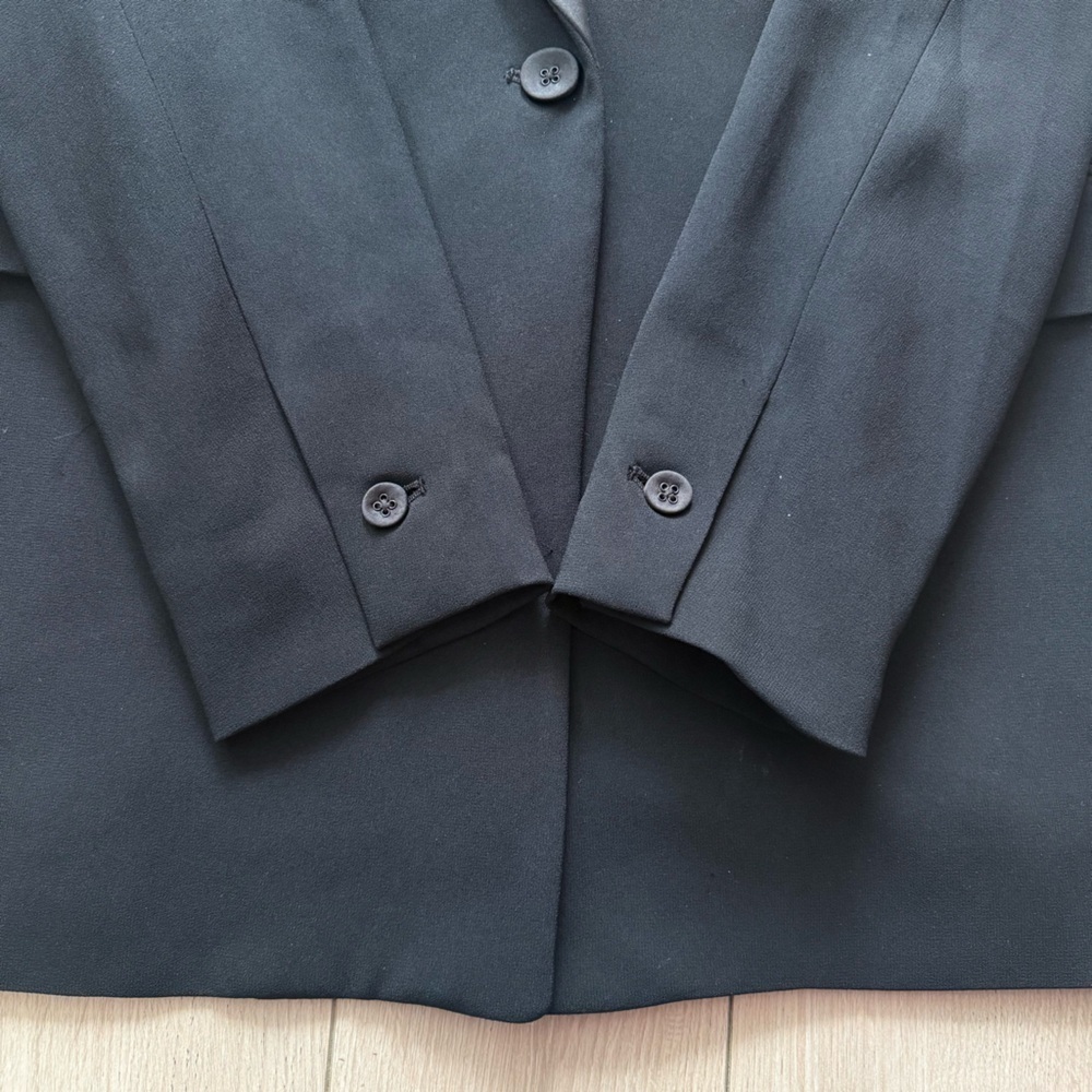 Aritzia Babaton Yates Tuxedo Blazer in Black Women’s Size 4 - Picture 5 of 11